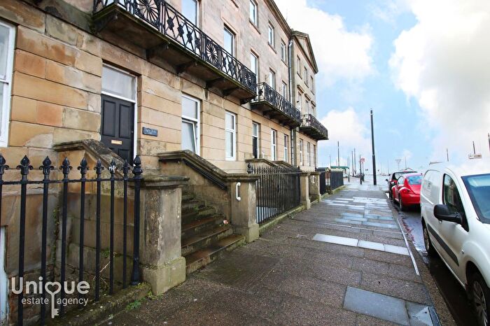 2 Bedroom Flat To Rent In - Queens Terrace, Fleetwood, Lancashire, FY7