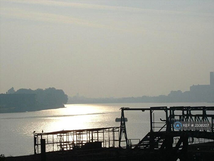 2 Bedroom Flat To Rent In Stretton Mansions, London, SE8