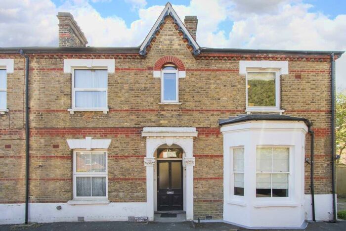 1 Bedroom Apartment To Rent In Maberley Crescent, Crystal Palace, SE19