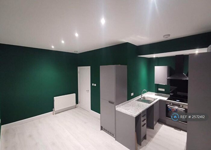 1 Bedroom Flat To Rent In Strathmartine Road, Dundee, DD3