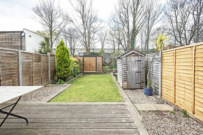 2 Bedroom Flat To Rent In Wightman Road, Crouch End, London, N8