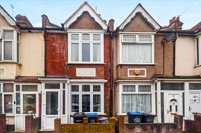 2 Bedroom Terraced House To Rent In Oakwood Avenue, Mitcham, CR4