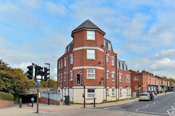 2 Bedroom Apartment To Rent In Northam Road, Central, SO14