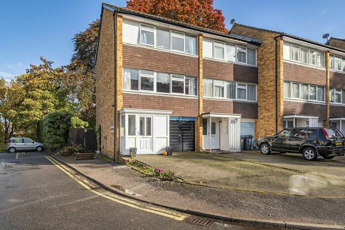 3 Bedroom End Of Terrace House To Rent In Thurlton Court, Horsell, Woking, GU21