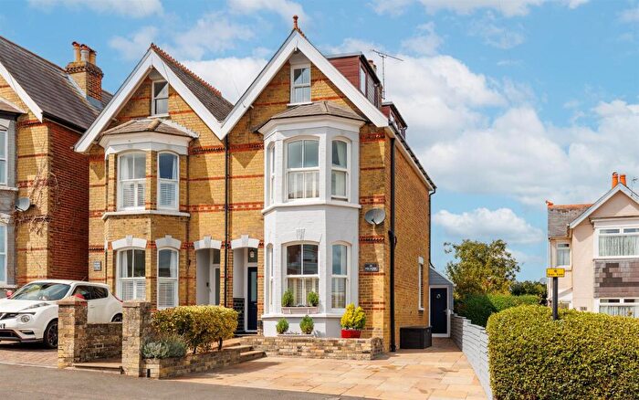 4 Bedroom Semi-Detached House For Sale In Cowes, Isle Of Wight, PO31