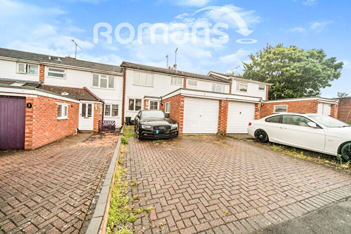 3 Bedroom House To Rent In Burns Close, Woodley, Reading, RG5