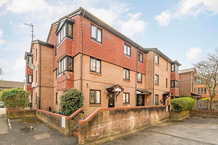 1 Bedroom Flat To Rent In Church Road, Kingston Upon Thames, KT1