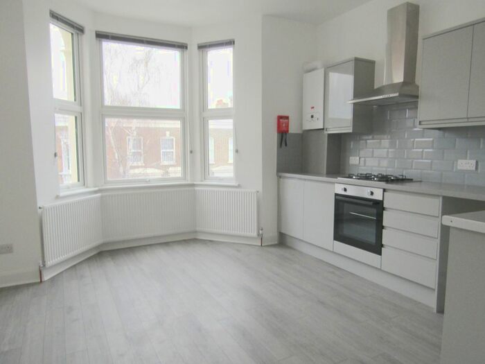 1 Bedroom Flat To Rent In Powerscroft Road, London, E5