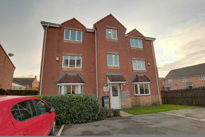2 Bedroom Flat To Rent In Mill View Road, Beverley, East Riding Of Yorkshire, Uk, HU17