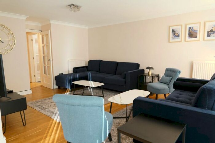 2 Bedroom Flat To Rent In Cavendish Avenue, Cambridge, CB1