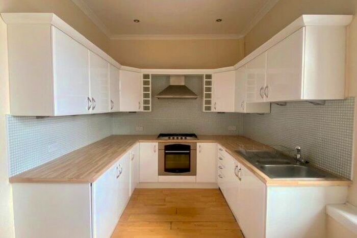 2 Bedroom Flat To Rent In Cadzow Street, Hamilton, ML3