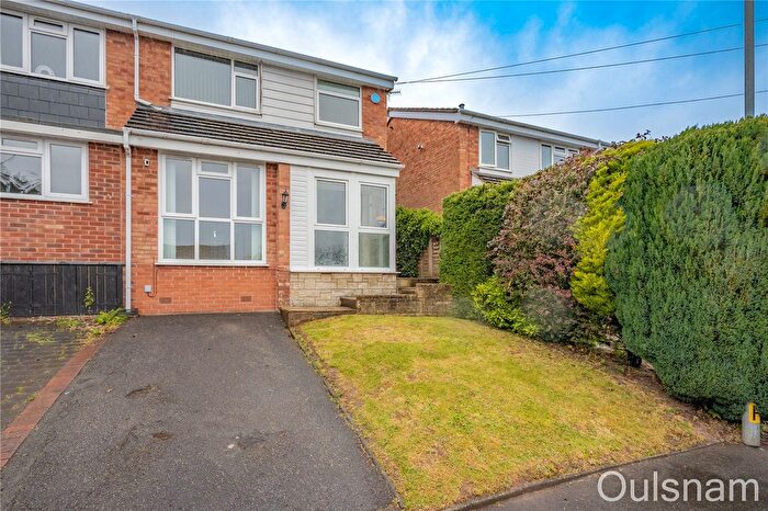 3 Bedroom Semi-Detached House For Sale In Swift Close, Bromsgrove, Worcestershire, B61