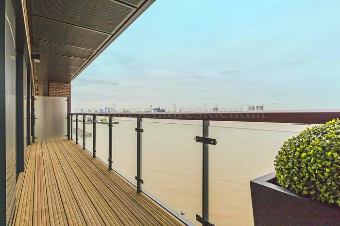 2 Bedroom Flat To Rent In Imperial Building, Duke Of Wellington Avenue, Royal Arsenal, SE18