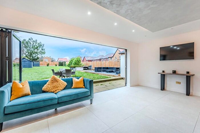 5 Bedroom Detached House For Sale In Poplars Farm Road, Barton Seagrave, NN15