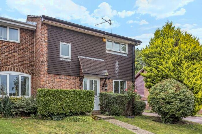 3 Bedroom Semi-Detached House To Rent In Tamar Way, Wokingham, RG41
