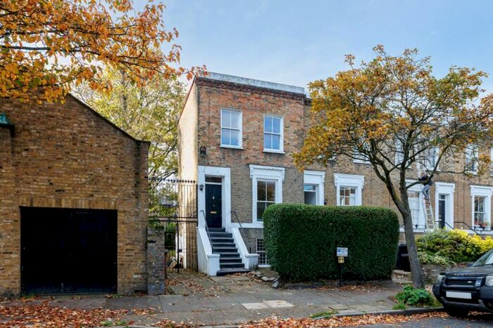 4 Bedroom End Of Terrace House To Rent In Lawford Road, London, N1