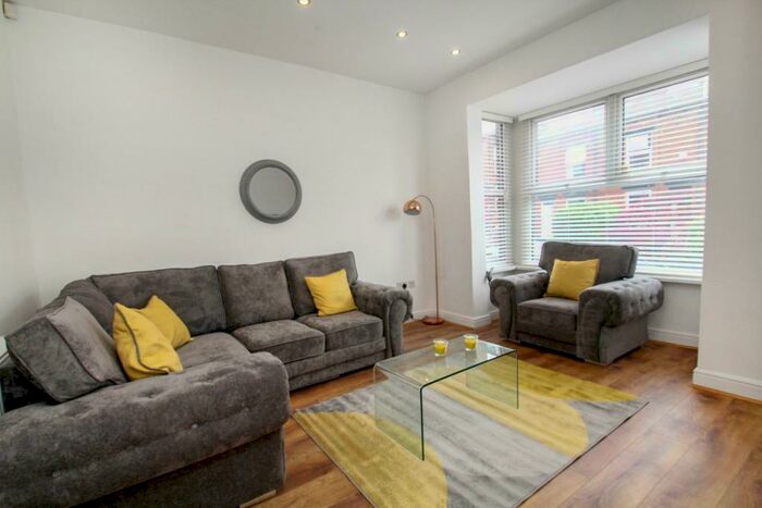 5 Bedroom Terraced House To Rent In Wetherby Grove, Leeds, LS4