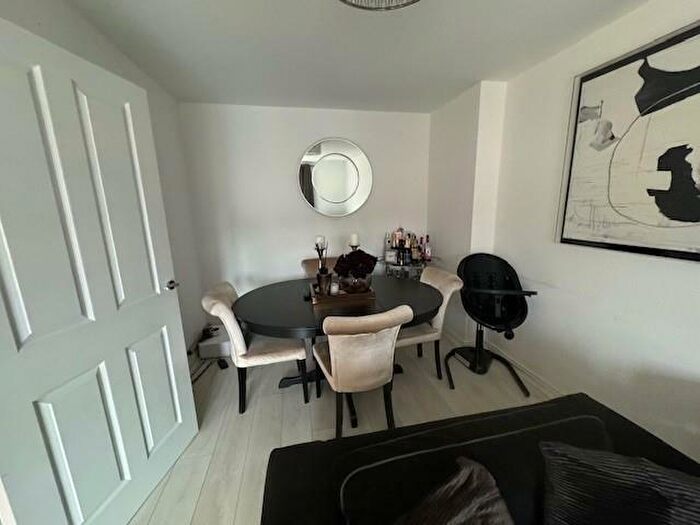 4 Bedroom Town House To Rent In Marshfoot Close, Aveley, Thurrock, RM15