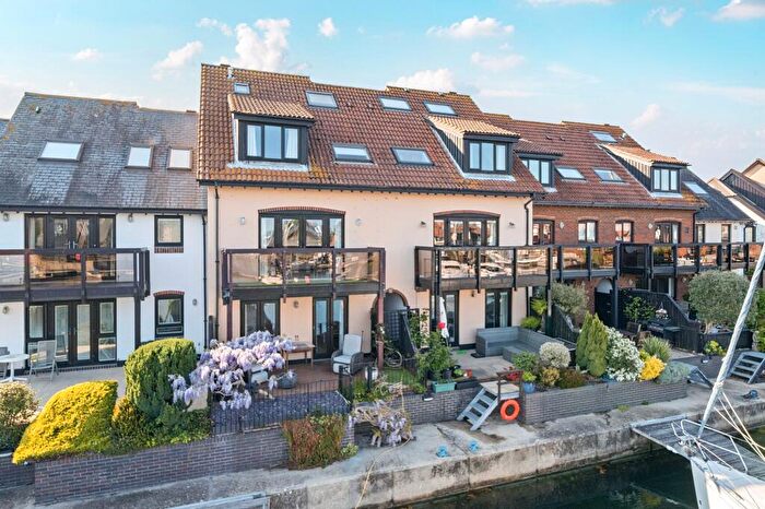 4 Bedroom Terraced House For Sale In Astra Court, Hythe, SO45