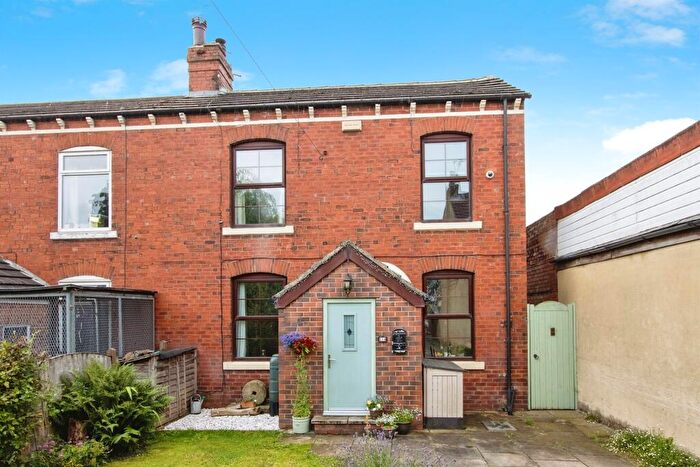 4 Bedroom Semi-Detached House For Sale In Barwick Road, Leeds, LS15