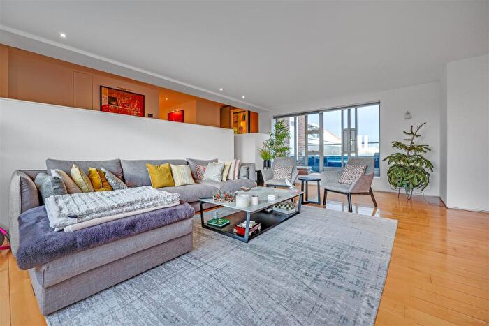 3 Bedroom Penthouse To Rent In The Yoo Building, Hall Road, St Johns Wood, London, NW8