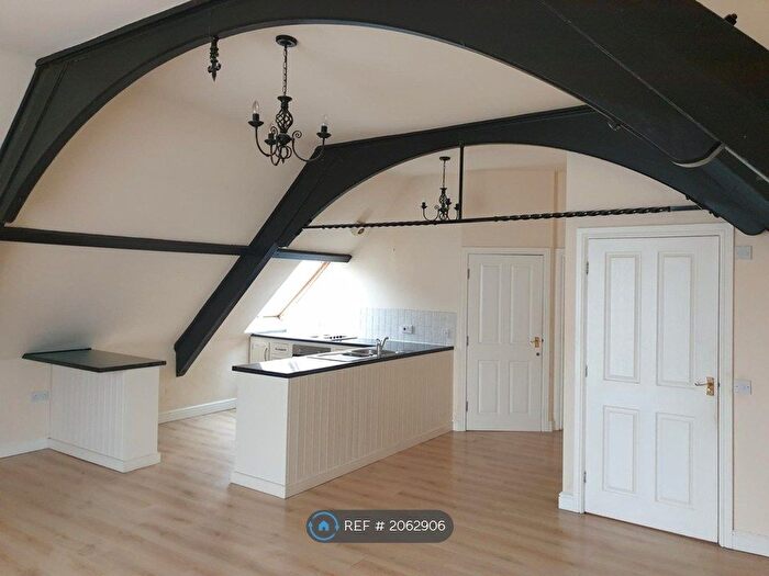 2 Bedroom Flat To Rent In The Old School, Lincoln, LN5