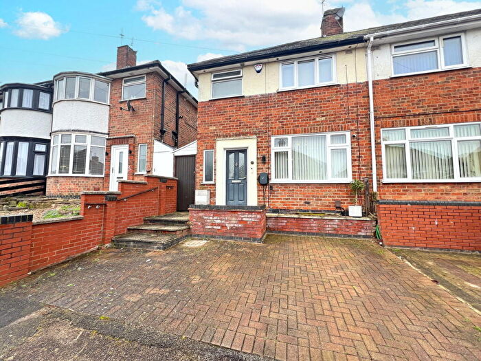 3 Bedroom Semi Detached House For Sale In Averil Road, Leicester, Leicestershire, LE5