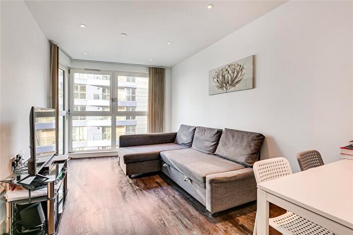 1 Bedroom Flat To Rent In Queensland Road, Holloway, N7