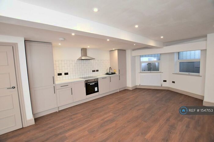 2 Bedroom Flat To Rent In Ullet Road, Liverpool, L8