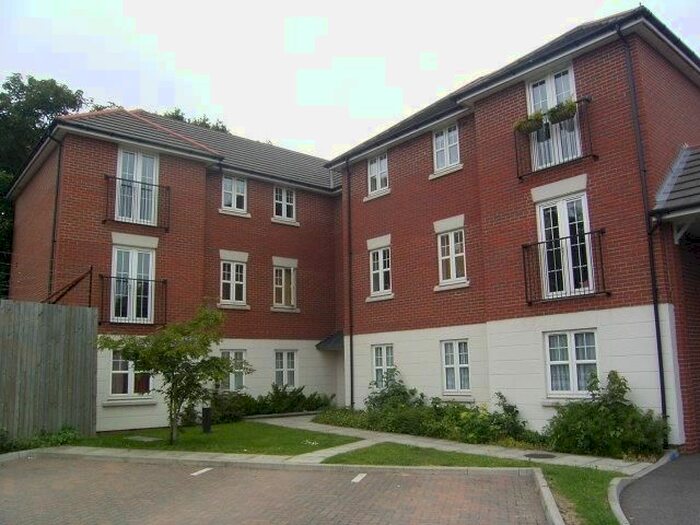 2 Bedroom Flat To Rent In North Street, Hornchurch, RM11