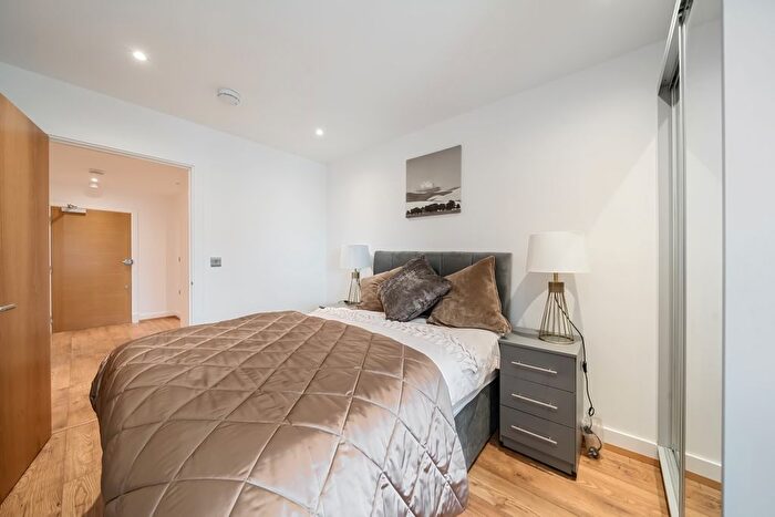 2 Bedroom Flat To Rent In Mast Quay, London, SE18