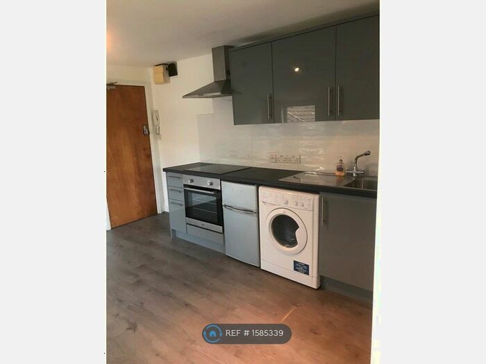 Studio To Rent In Thornlaw Rd, London, SE27