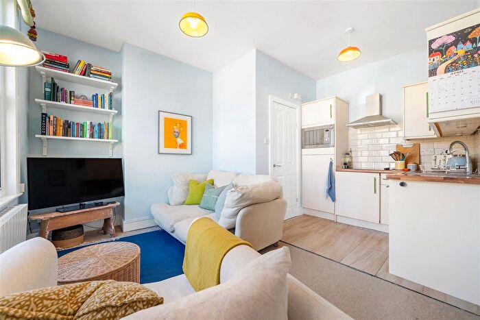 2 Bedroom Flat For Sale In Durban Road, West Norwood, SE27