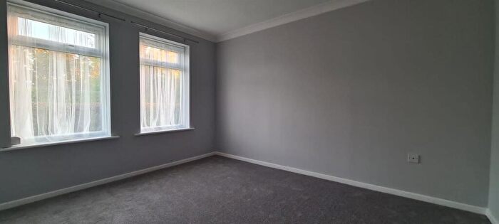 1 Bedroom Flat For Sale In Moggs Mead, Petersfield, GU31