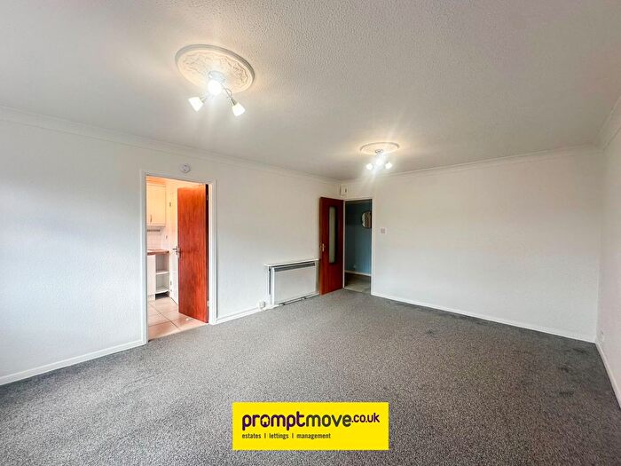 2 Bedroom Property To Rent In The Shires, Old Bedford Road, Luton, LU2