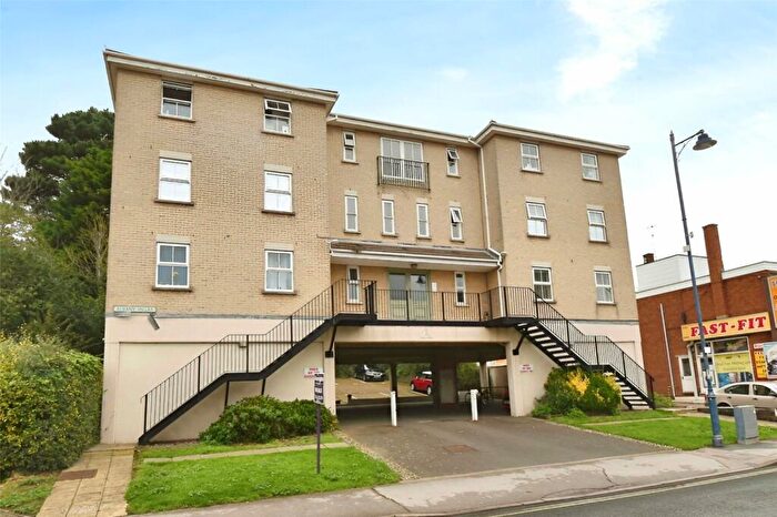 1 Bedroom Apartment For Sale In Undercliff Road West, Felixstowe, Suffolk, IP11