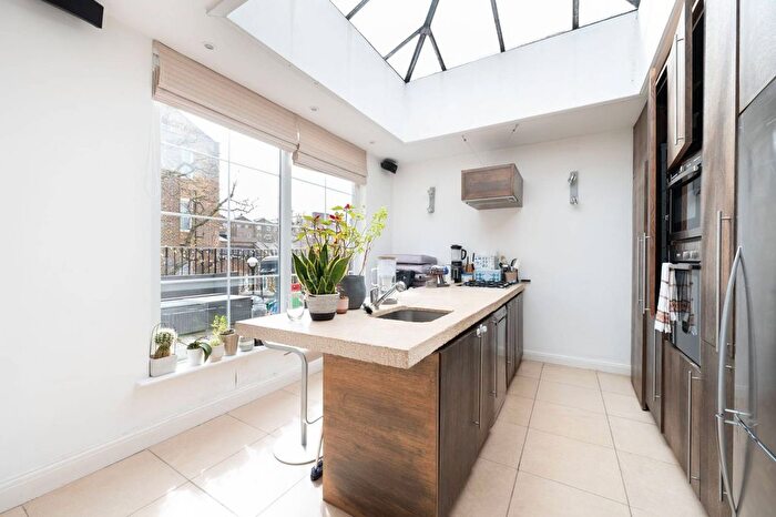 2 Bedroom Flat To Rent In Craven Hill, Bayswater, London, W2