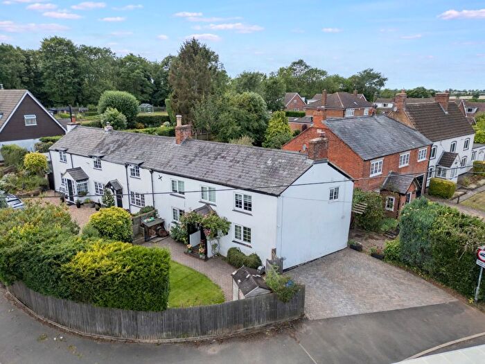 4 Bedroom Semi-Detached House For Sale In Daventry Road, Kilsby, CV23