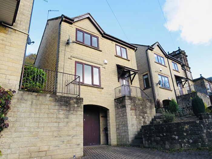 3 Bedroom Detached House To Rent In Green Lane, Burnley Road, Halifax, HX2