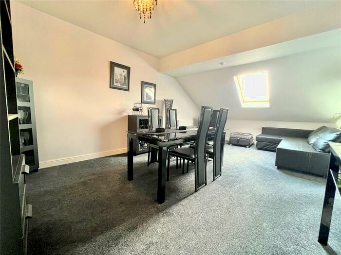 3 Bedroom Apartment For Sale In Wellington Street, Stockport, SK1