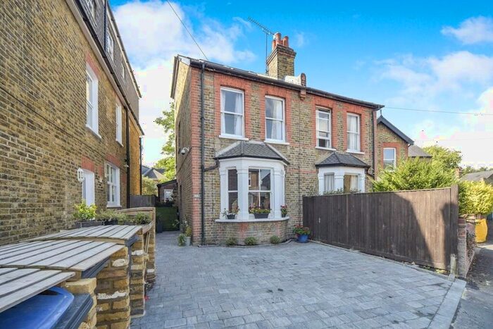 3 Bedroom Semi-Detached House To Rent In Rowlls Road, Kingston Upon Thames, KT1