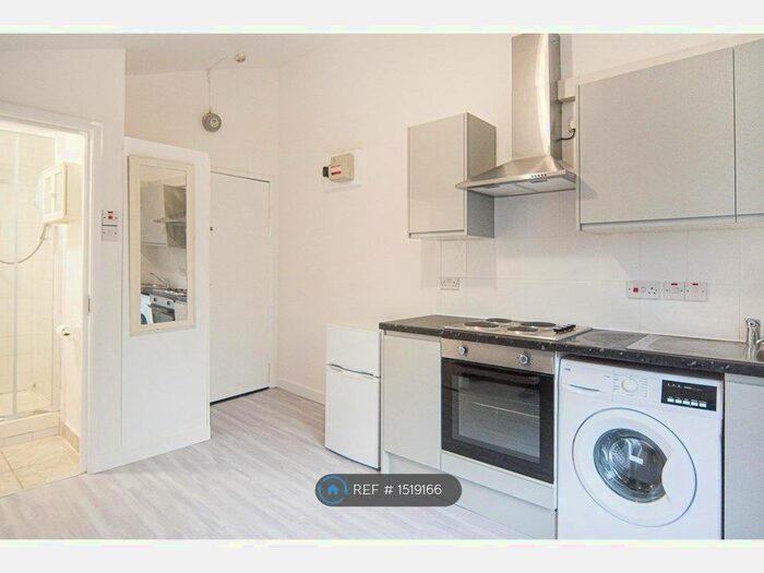 Studio To Rent In Mare Street, London, E8