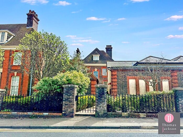 1 Bedroom Apartment For Sale In John Nicholas House, CT11