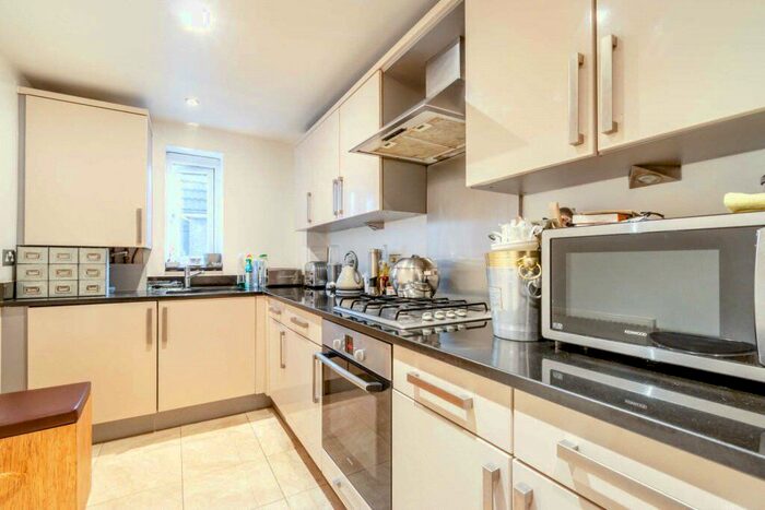 2 Bedroom Flat To Rent In Lansdowne Road, Bromley, BR1