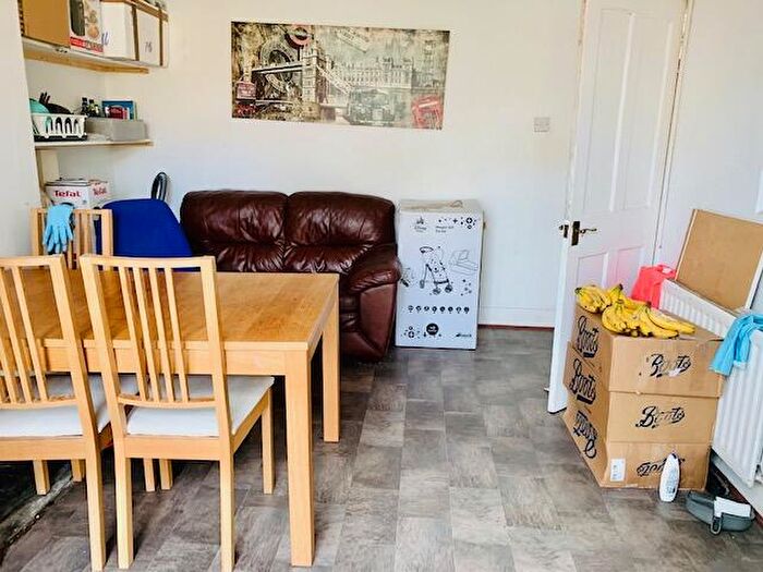 3 Bedroom Semi-Detached House To Rent In Pansy Road, Southampton, SO16