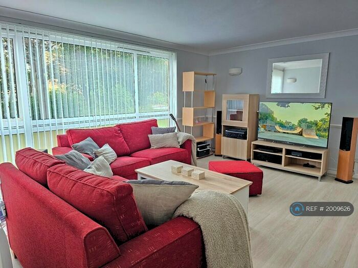 2 Bedroom Flat To Rent In Dormans Close, Northwood, HA6