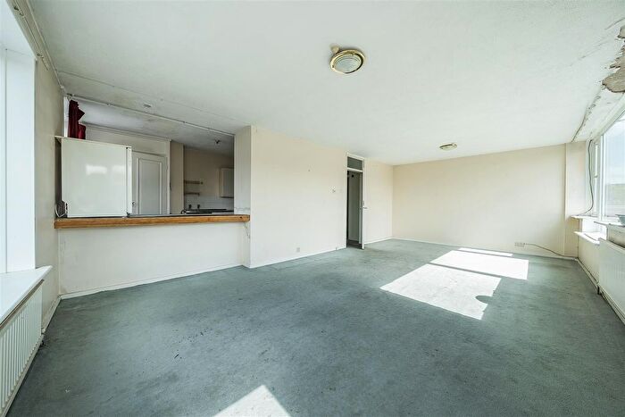 2 Bedroom Flat For Sale In Chertsey Street, Guildford, GU1