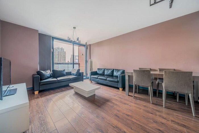 2 Bedroom Flat To Rent In The Sphere, Canning Town, London, E16