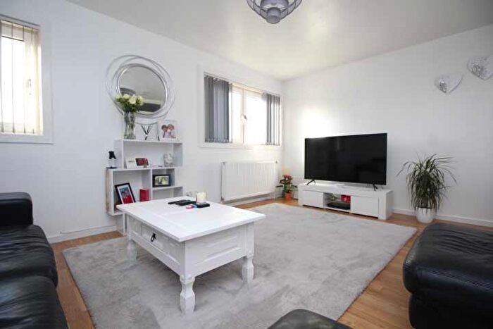 2 Bedroom Duplex To Rent In Maitland Court, Helensburgh, G84