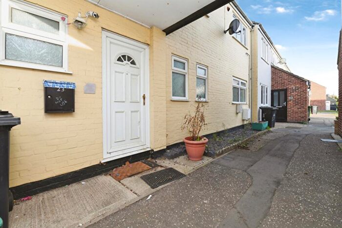 3 Bedroom Flat For Sale In Hillary Close, Heybridge, Maldon, CM9